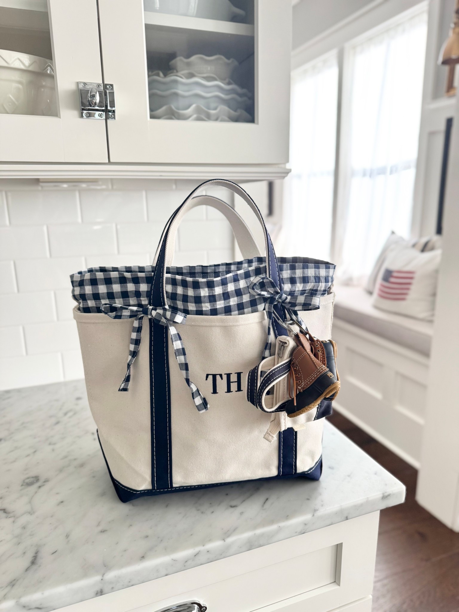 My current tote. 🤍