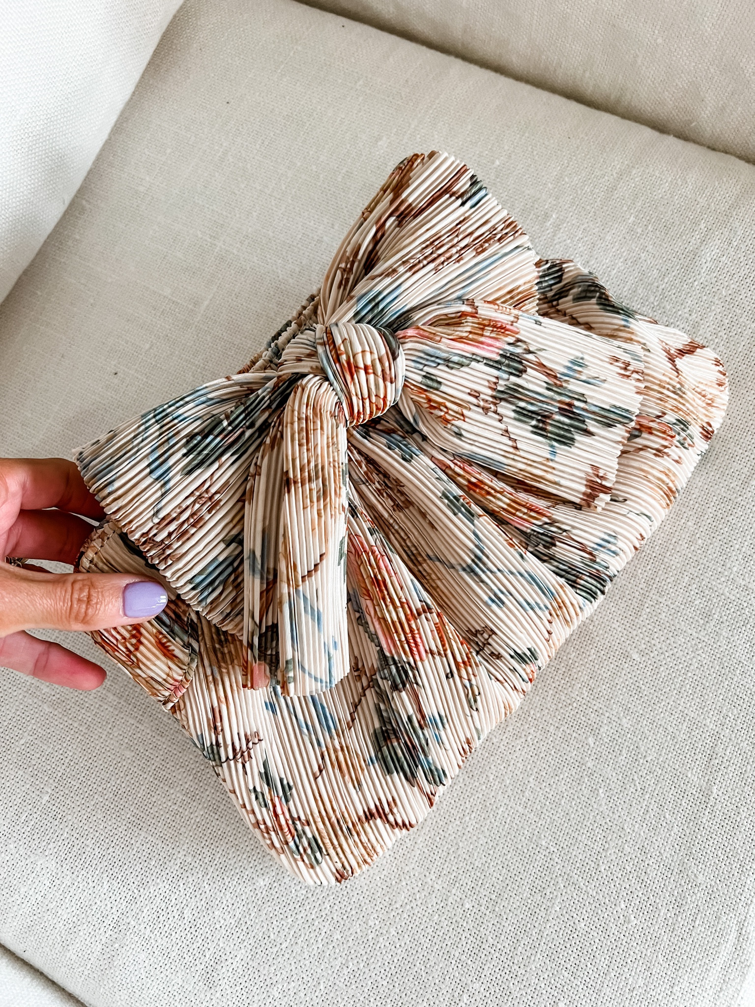 This clutch is perfect for a summer event or wedding! I love the pattern! 

Loverly Grey, floral clutch 

#LTKSeasonal #LTKitbag #LTKFind