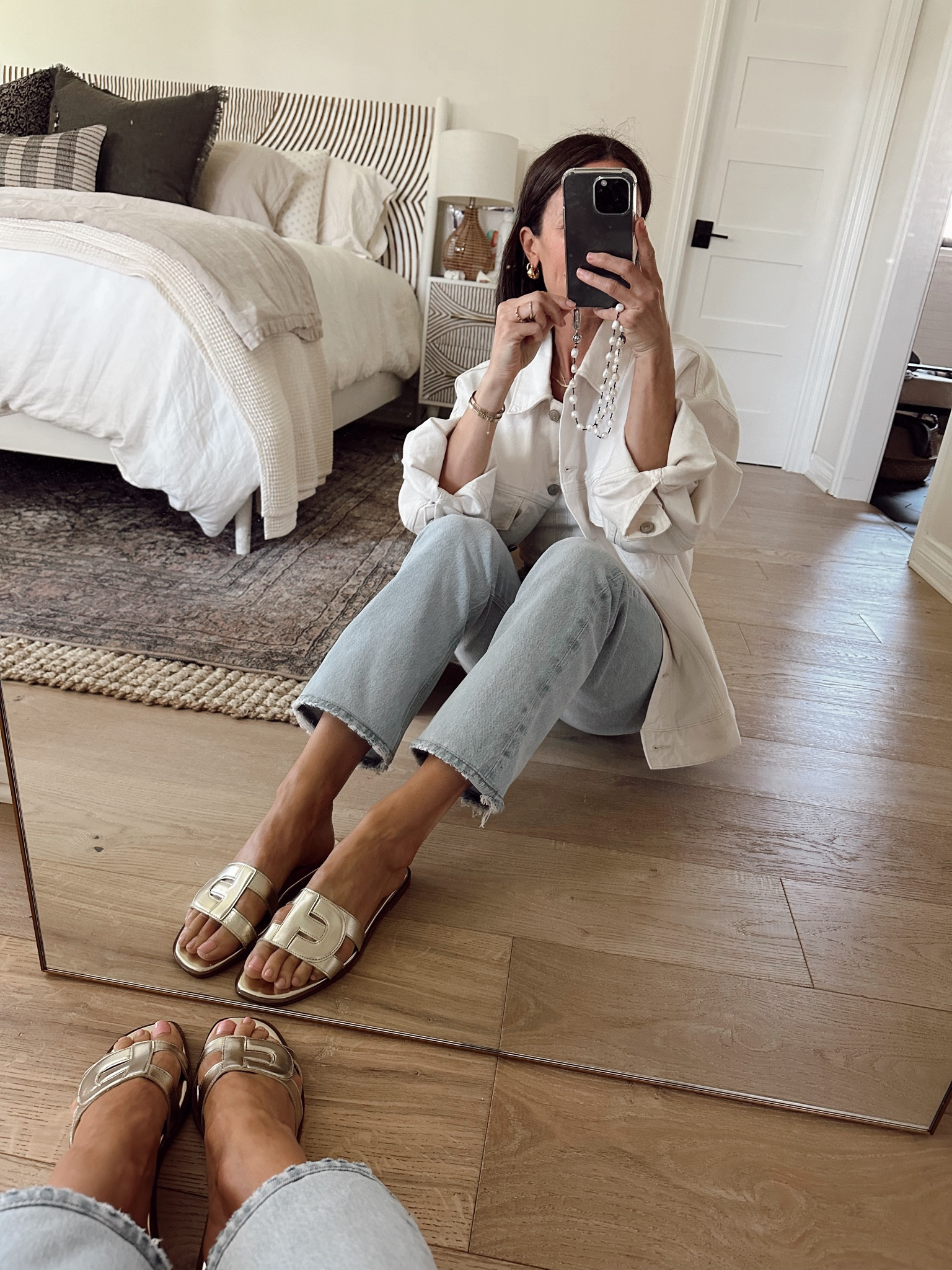 These gold @colehaan sandals are the perfect sandal to dress up or down this spring and summer season. They’re nice and cushioned, so each step you take is padded, and they have a sleek design making them easy to dress up or down. They come in so many beautiful colors for the season ahead, vibrant and neutrals, so no matter what your style is, they have a color for you. I found them to run tts, and I have a medium width foot… if you have a narrow foot, size down a  half size. @NordstromPartner @Nordstrom #ad


#LTKover40