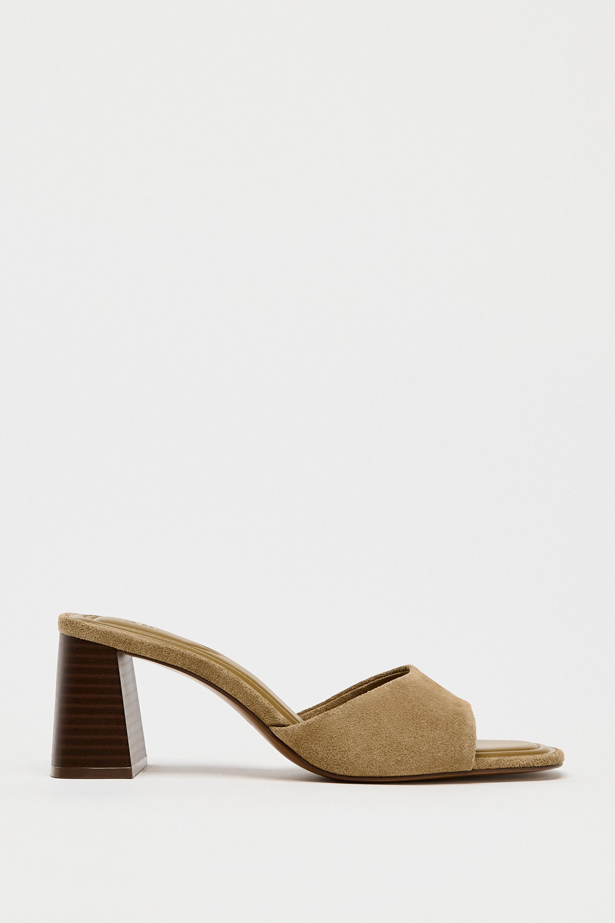 Suede heeled sandals. Front strap. High block heel. Round toe.Heel height: 2.8 inches (7 cm) | Zara US
