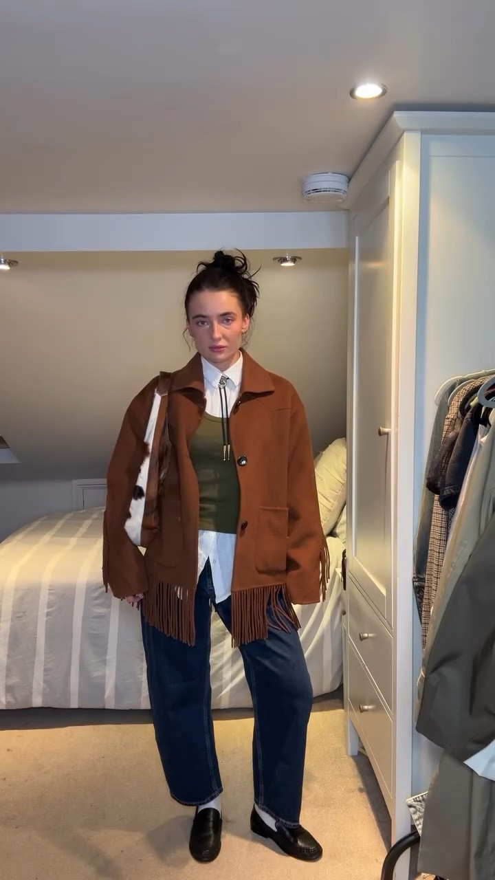 Let me know on the perfume guys! This is one of my favs but could she be better? 🫢🫣 grwm getreadywithme chattygrwm workinginfashion outfitinspo asos mango jacket andotherstories 