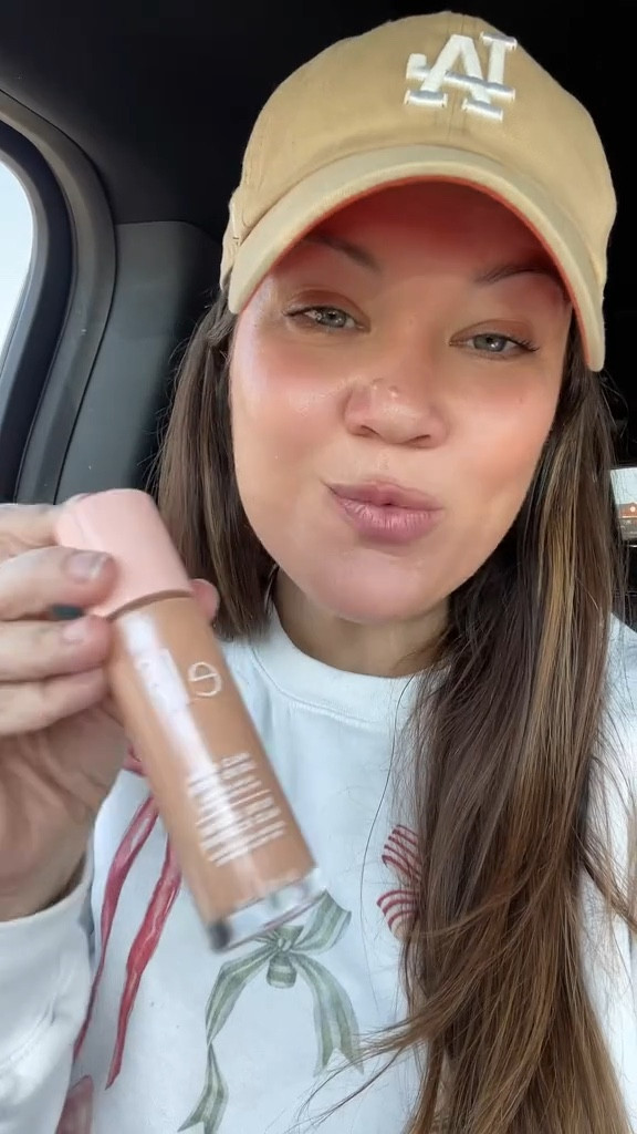 One of my best makeup purchases in a long time! A little goes a long way and works well on dry skin. 🩷 @elfcosmetics 



#over40makeup #over40andfabulous #makeupfaves #liquidfilter #haloglow #elfhaloglowliquidfilter #makeupfordryskin

#LTKOver40 #LTKBeauty #LTKFindsUnder50