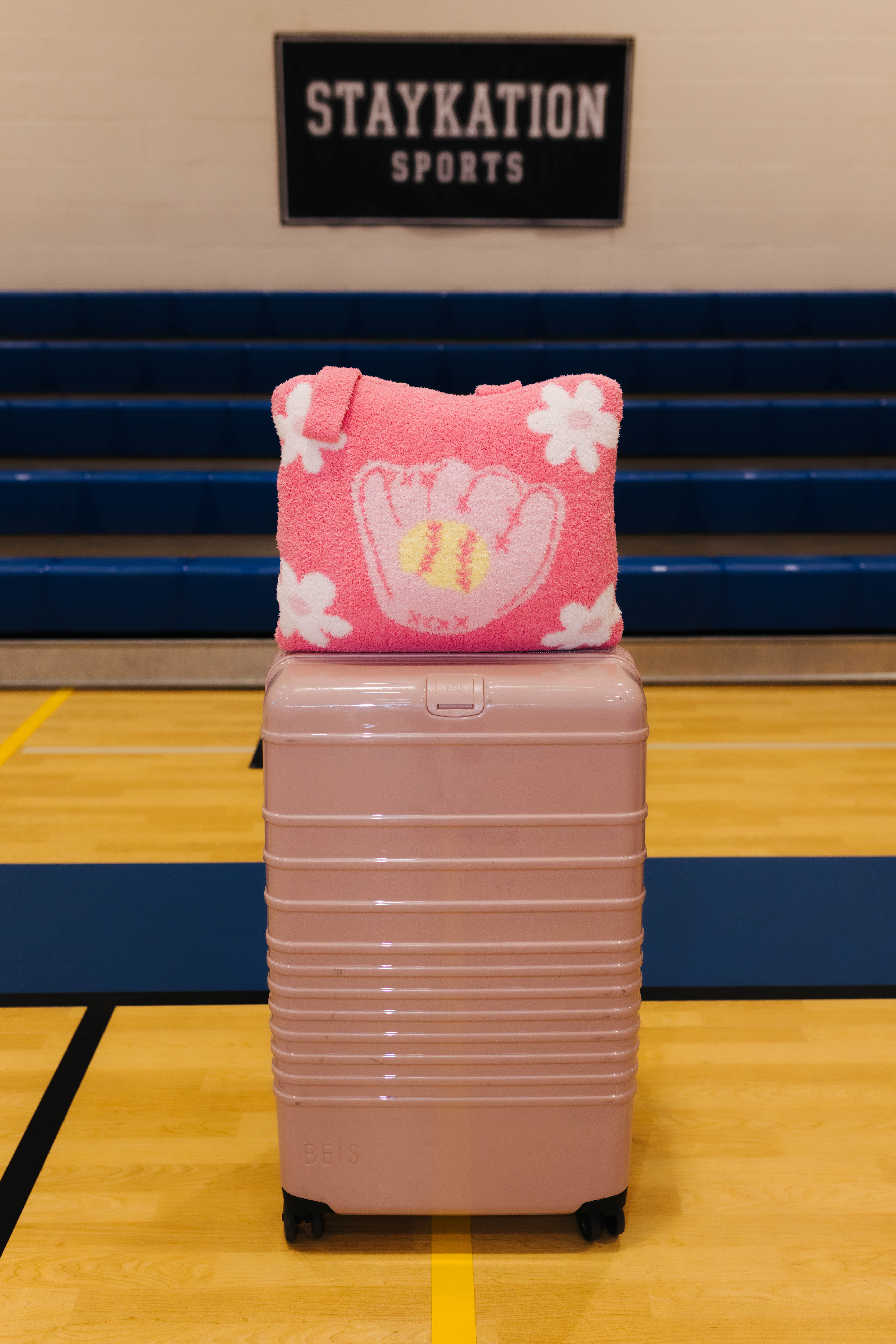 Softball Quillow 50x60 | Staykation