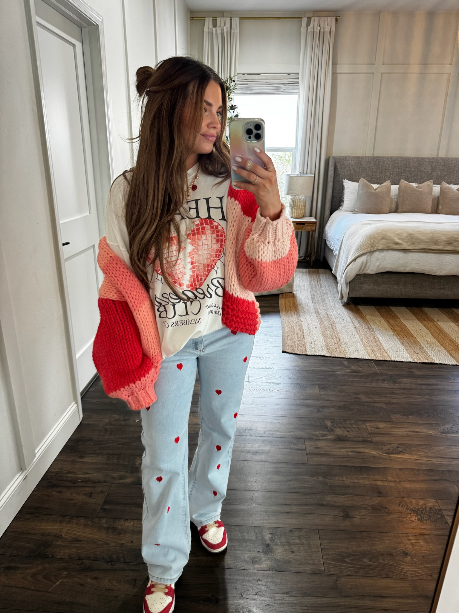 The perfect Valentines day fit from Pink Lily!

Use BRITTH for 20% off!

Valentines day, sweater, graphic tee, denim, galentines, heart jeans, charm necklace 

 

#LTKStyleTip #LTKSeasonal #LTKFindsUnder50