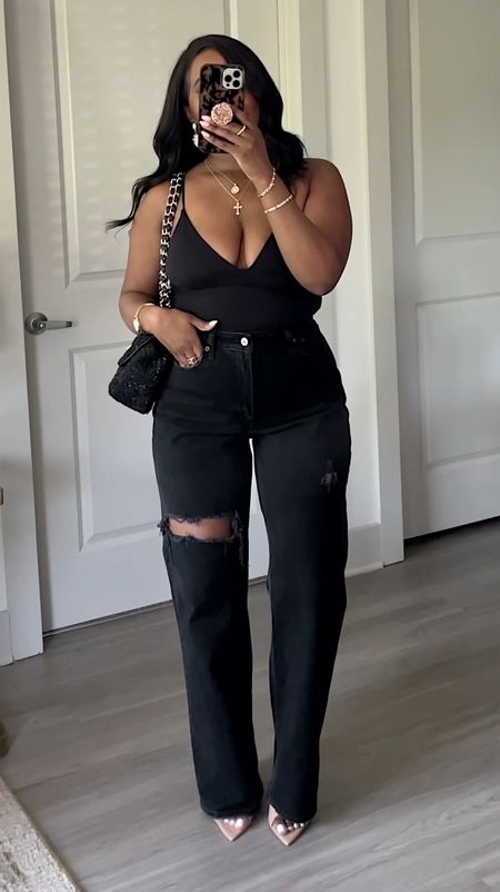 Wearing my favorite pieces, in my favorite color! 🖤 Wearing a size Medium in this tank, and size 27 Regular in the jeans! 

#LTKVideo #LTKfindsunder100 #LTKstyletip