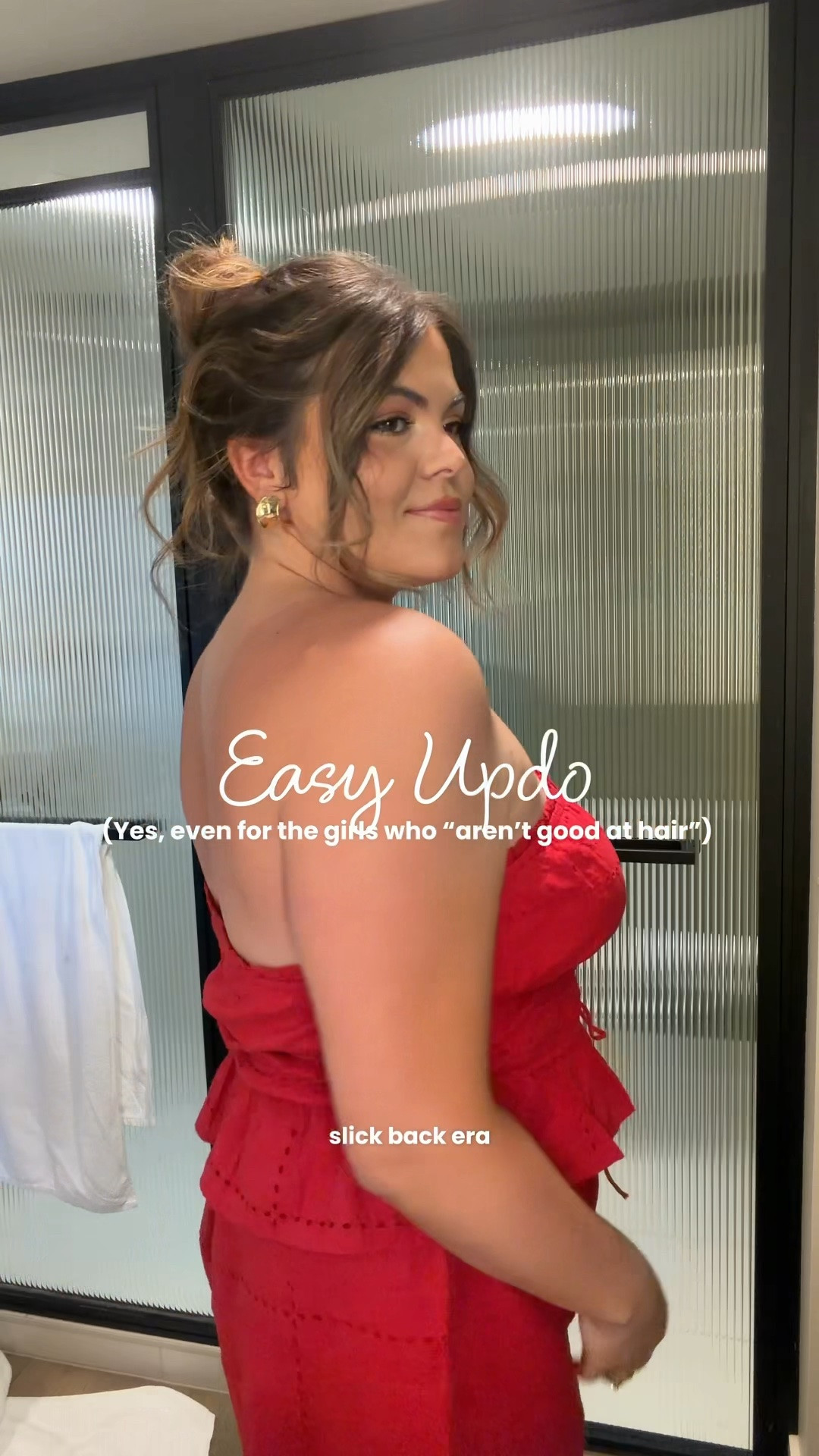 The easy updo that gets tons of compliments (plus you can do it yourself!!)
I don't have extensions in now, but l've done this hairstyle numerous times with and it hides them.
#Hairstyle #hair #updo #messybun
@k18hair @igkhair @Target