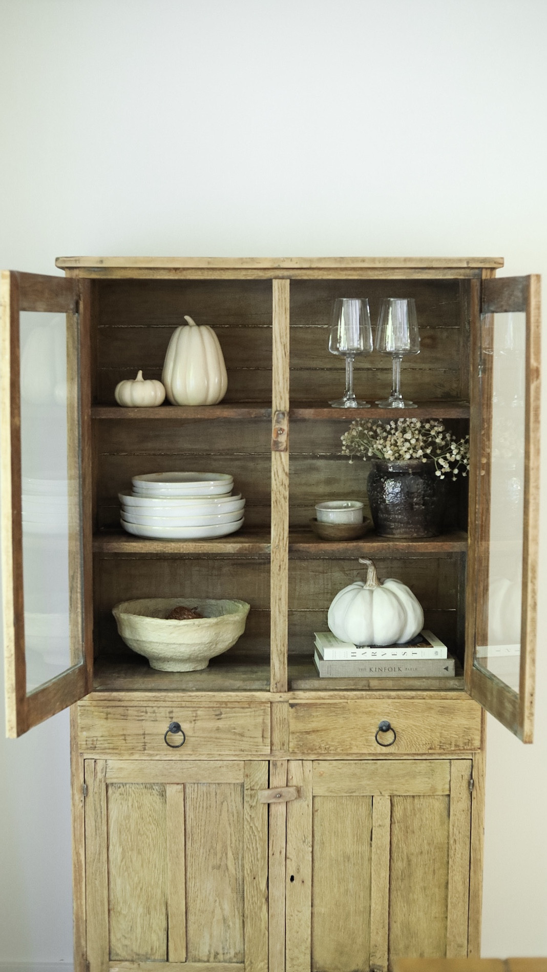 Fall cabinet styling additional sources-
🍂 🎃🧡🍁✨
Cabinet- Facebook marketplace 
Paper mache bowl- LuxeBco
Glazed pot- Etsy
Pumpkins- Target and Home Goods 

#LTKSeasonal #LTKHome