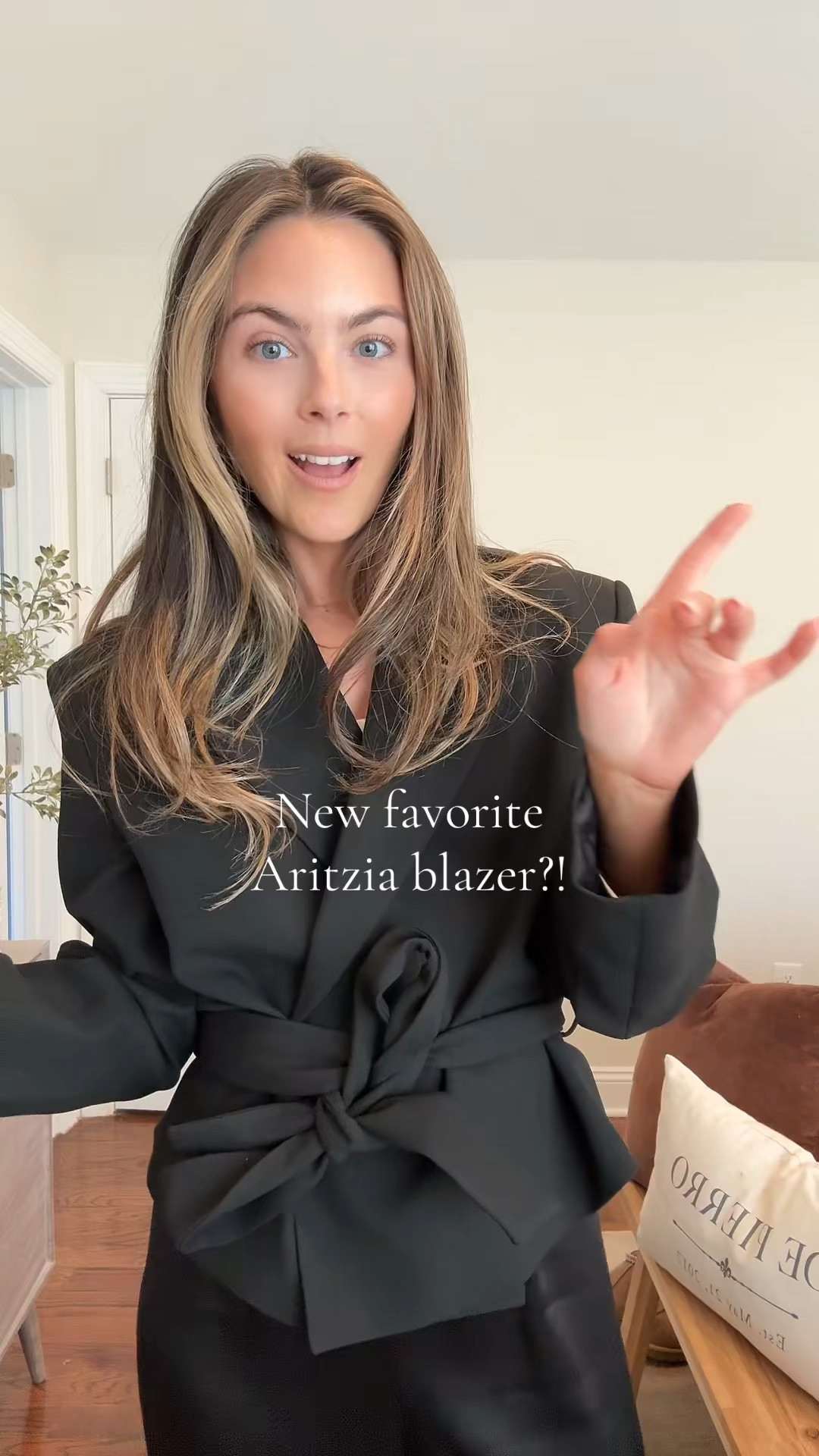Wearing a small 🖤 @Aritzia 

#aritzia ##blazers #closetstaples