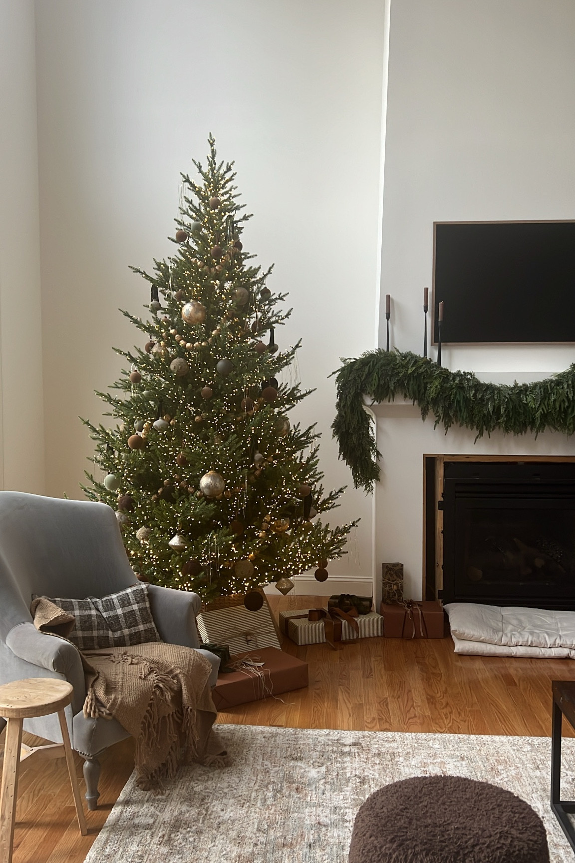 Christmas trees 50% off!!
My 9 ft Norway spruce is sold out but there’s still so many pretty trees from McGee and co that are on sale!

McGee, Target, Target holiday, Christmas 

#LTKSaleAlert #LTKHoliday #LTKStyleTip