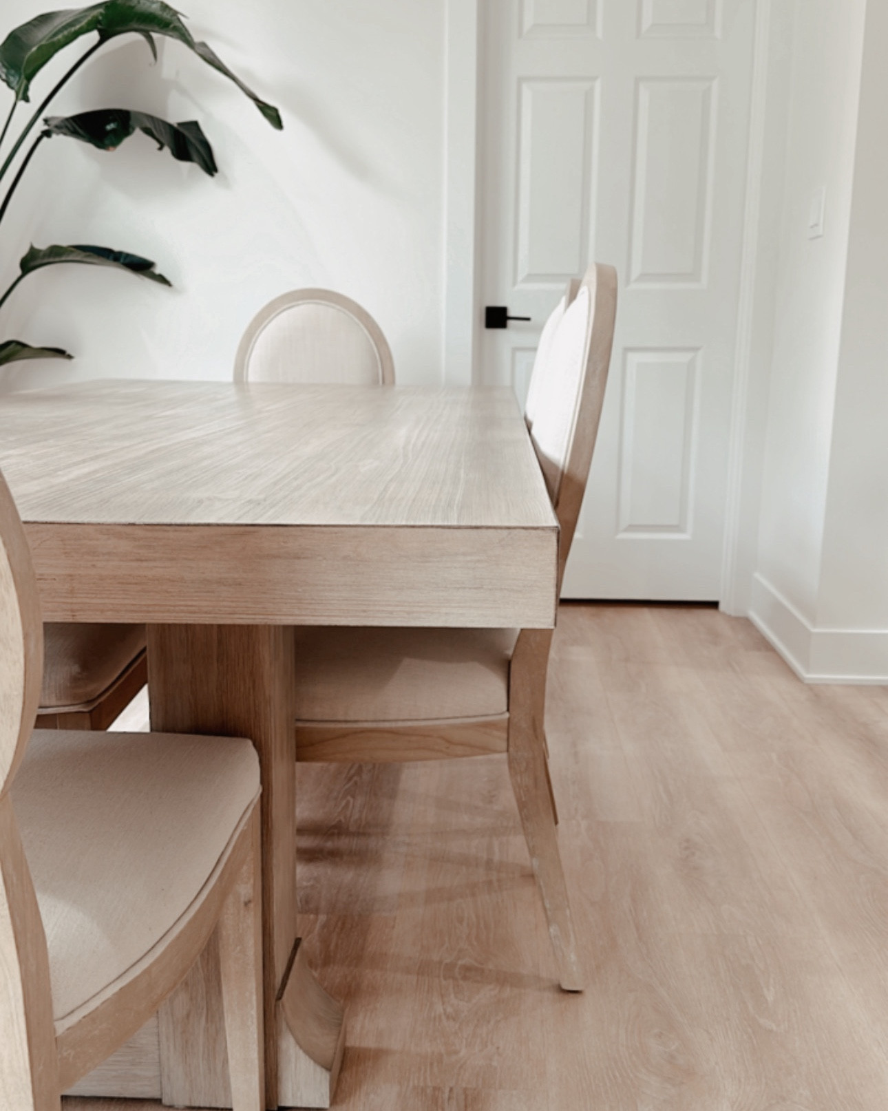 Neutral Dinning table and chairs 🤎

#LTKHome