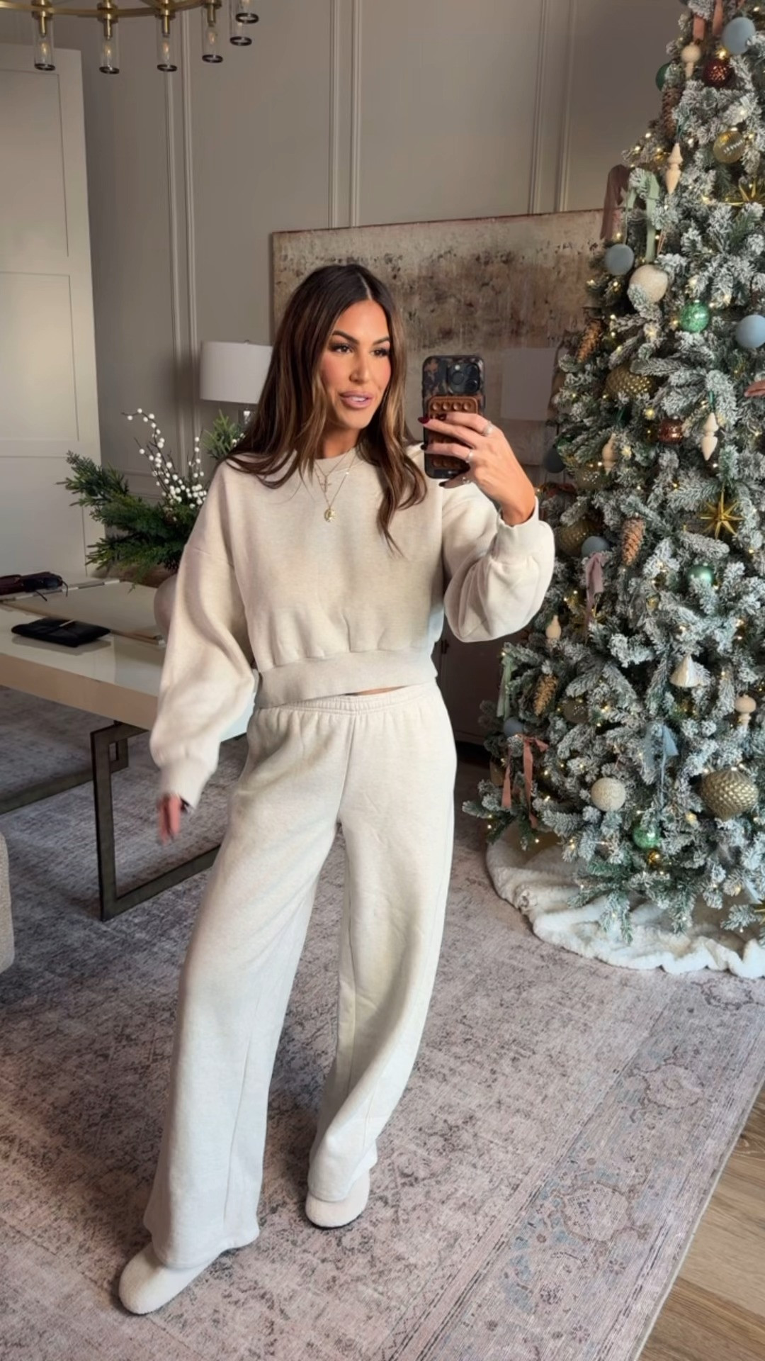 for the person on your list who loves to be comfy 🎁

wearing a size small 🫶🏼

@vuoriclothing and #vuoripartner

 

#LTKCyberWeek #LTKSaleAlert #LTKActive