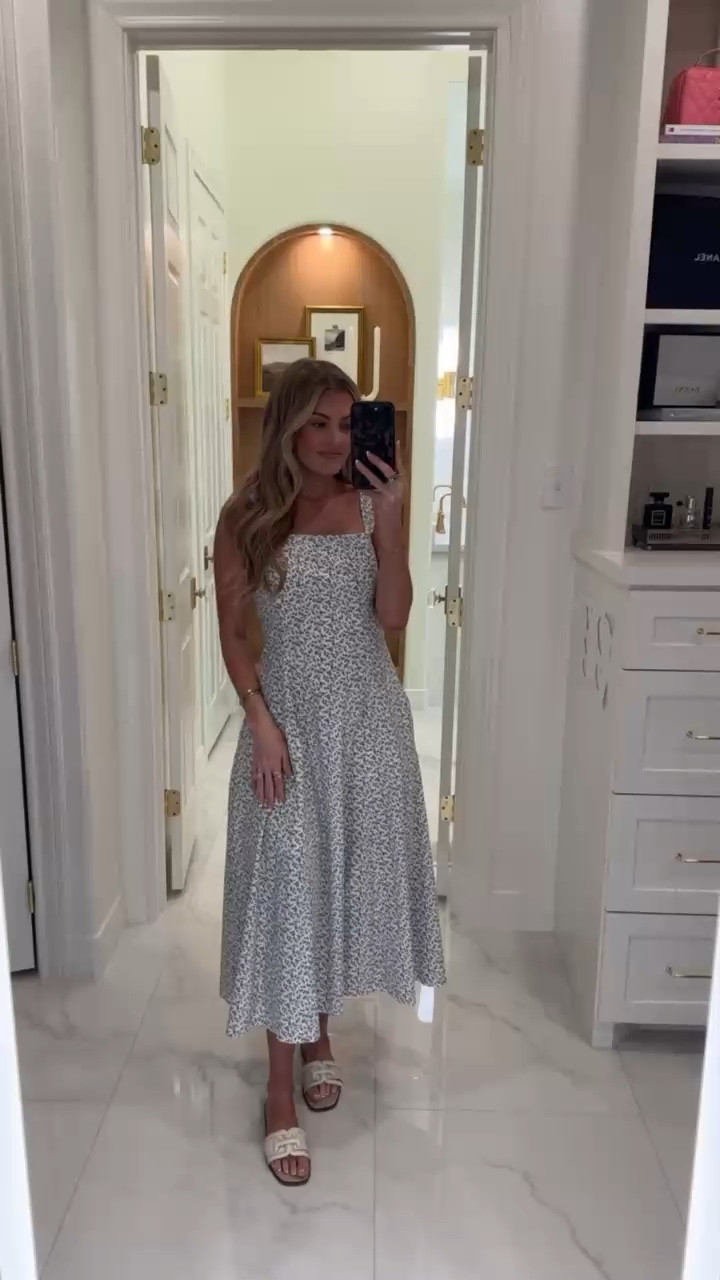 Such a cute little blue floral print midi dress for spring! This would look so cute for church, plus it's very stretchy + has pockets! (wearing a small regular) use code: DRESSESAF for an additional 15% off

blue floral print dress, abercrombie, spring dresses, spring style, on sale, church dress 

 

#LTKSaleAlert #LTKFindsUnder100 #LTKStyleTip