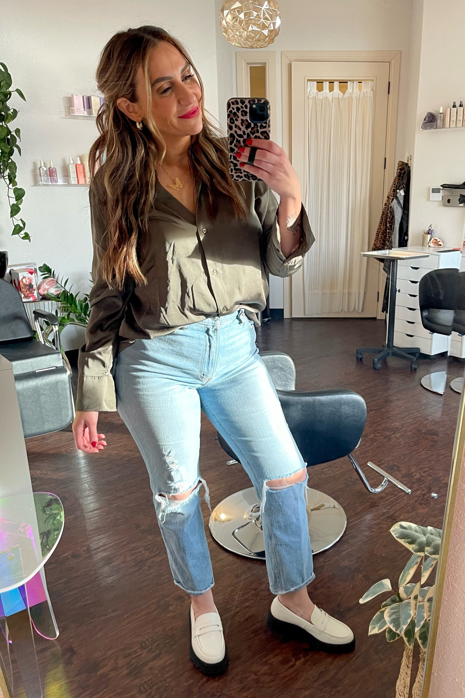 Sunshine is currency in December 💰
I’m 5’6”
155lbs
Top - M (could size down for a fitted look)
Jeans - 29 L
Shoes - 9 (I’m normally a 9 or 9.5 but wish I’d sized down to 8.5 in these)



#LTKcurves #LTKunder50 #LTKstyletip