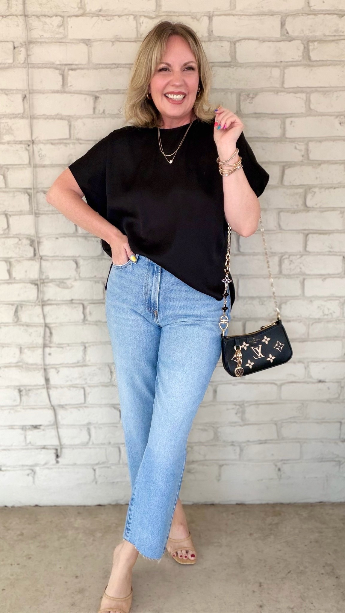 Medium top; 29 short denim

#LTKPetite #LTKSaleAlert #LTKOver40