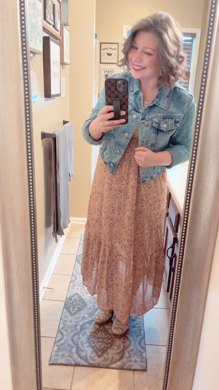 Springtime meets dressy + casual. 🌸

*NOTE: I linked the exact denim jacket, I just took the ruffle hem off of it. 😉 
-
@wallicases are the BEST. 
-
https://wallicases.com/?rstr=48227 
-
use code: ‘simplysweet’ to SAVE on your order. 😍

#LTKSeasonal #LTKstyletip #LTKVideo