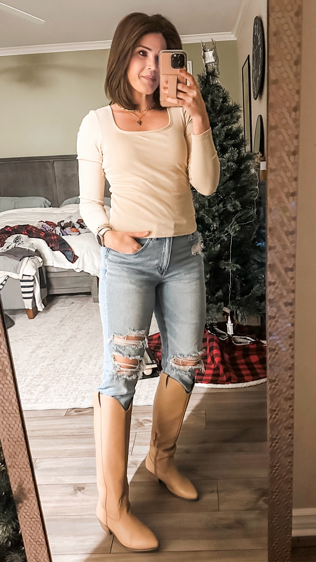 First look of the new year for the first gig of the new year. New place and I’m so excited! 

#LTKFindsUnder100 #LTKOver40 #LTKFindsUnder50