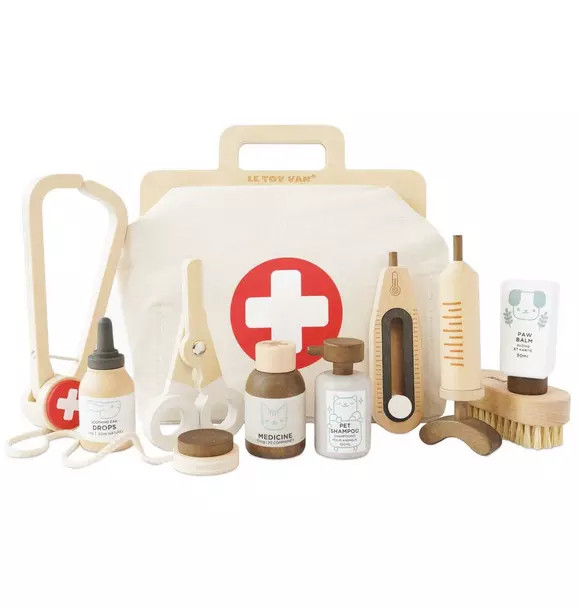 Le Toy Van Animal Vet Set – 10 Piece | Janie and Jack