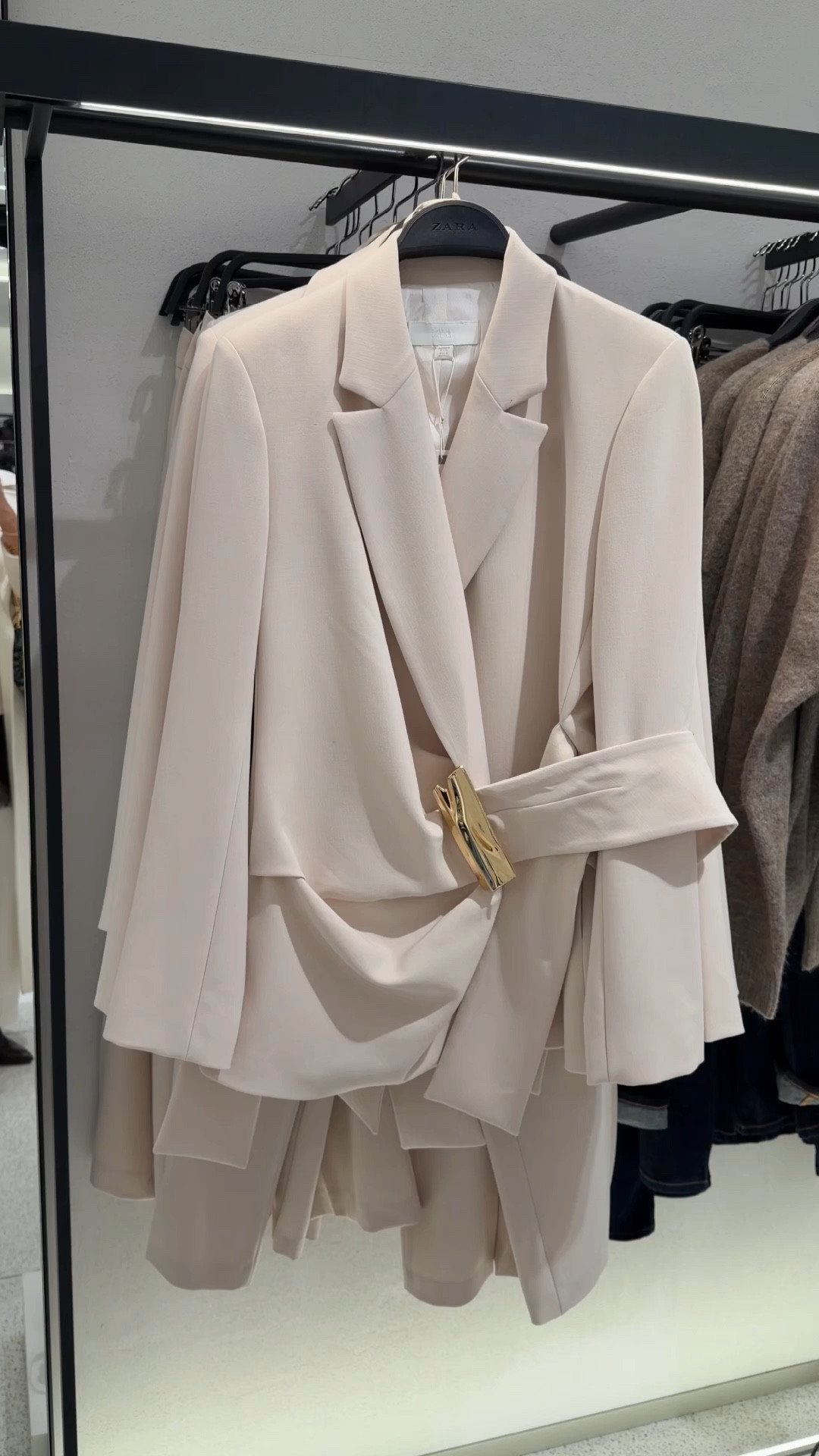 Viral Zara blazer is back in stock - perfect for work days, baptisms, and more festive events!!!

Easter outfits • spring outfits 

#LTKootd #LTKgrwm #LTKdayinmylife