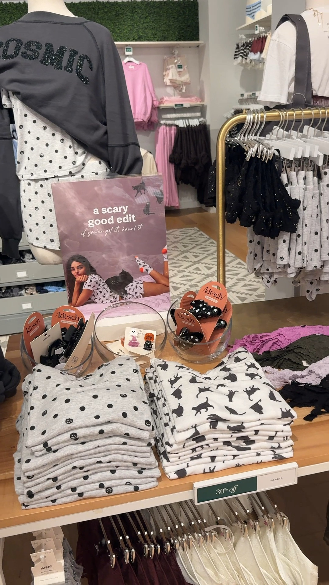 @Aerie Halloween drop is super cute🎃👻🕷️

#LTKSeasonal #LTKSaleAlert #LTKgrwm