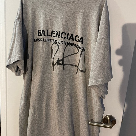 Balenciaga t shirt limited edition | Poshmark
