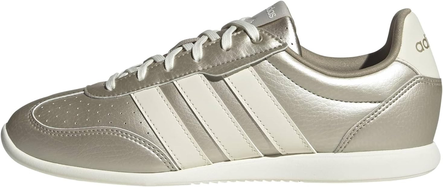adidas Women's Barreda Low | Amazon (US)