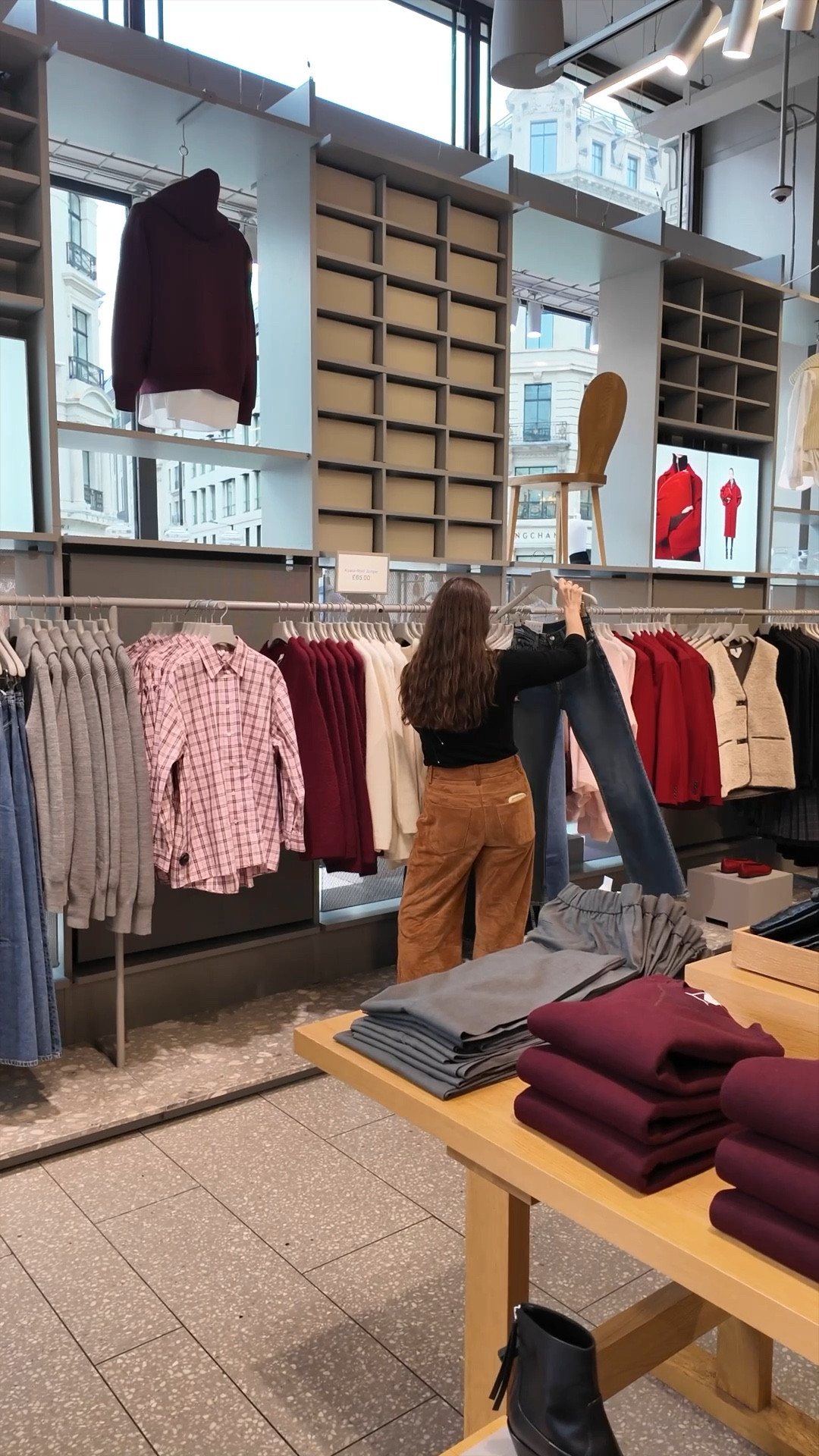 The most requested video - come shopping with me at @ARKET The amount of times I had to edit myself saying ‘gorgeous’ out of this video because everything is just *so* good. Autumn is when ARKET shines. The star of the show?! The oversized cashmere knit - I didn’t want to take it off.

#LTKautumn #LTKstyletip