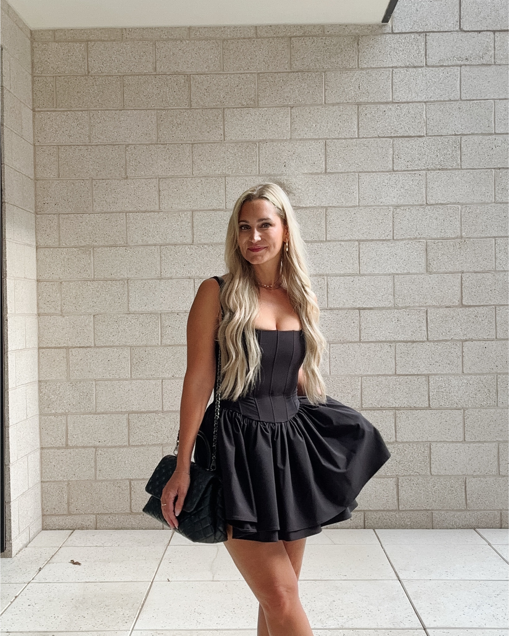 Dropped waist dresses 🖤🤍

#LTKwedding #LTKcanada #LTKsummer