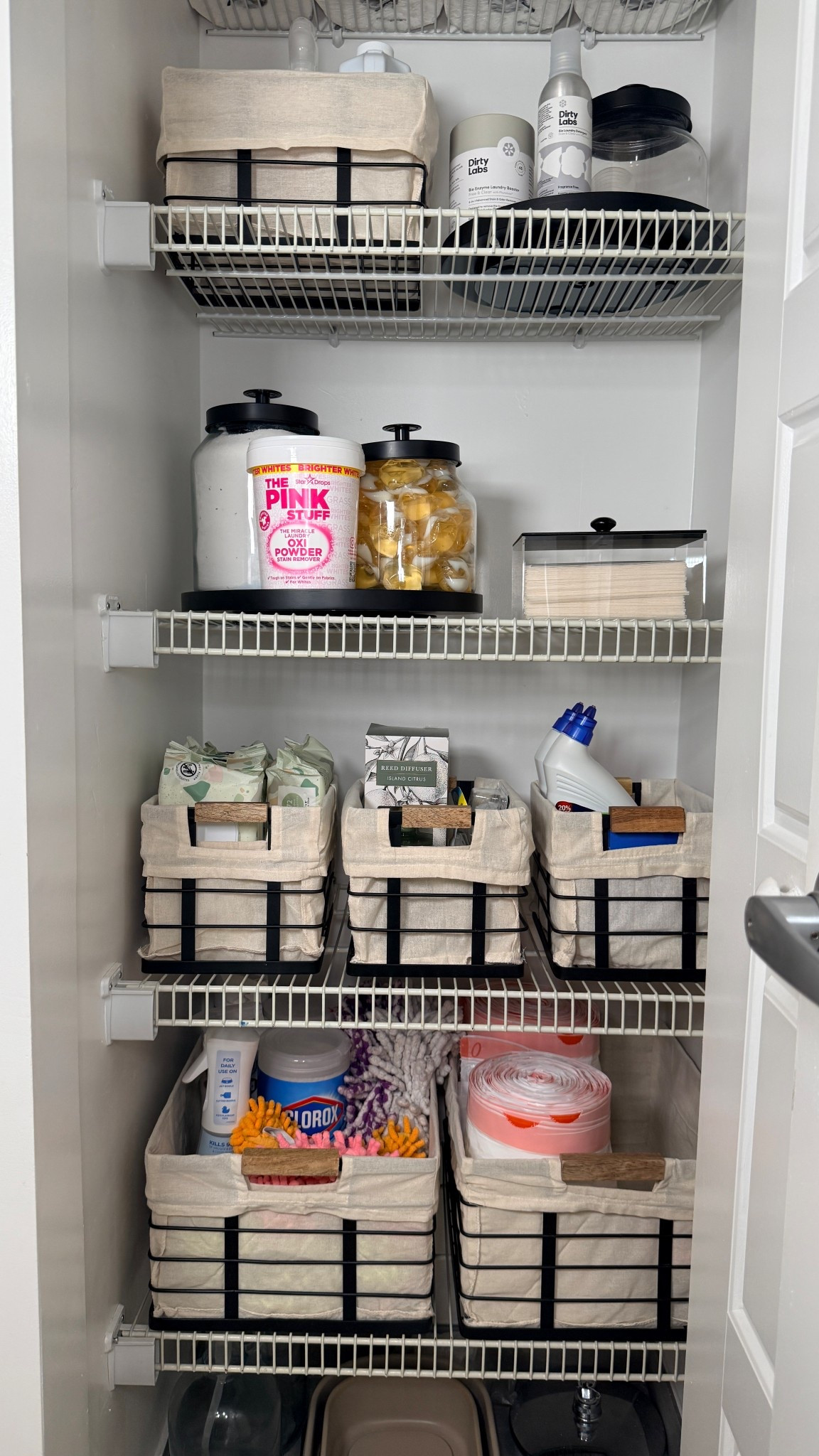 Linen closet organization 

#organization #homeorganization #bathroomorganization #linencloset #supplycloset

#LTKHome