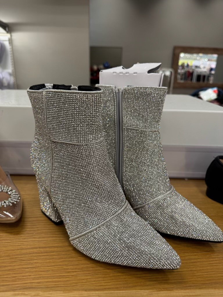 Would be the CUTEST shoes for holiday party or NYE!🥳✨🪩

target, target shoes, target holiday, new years eve shoes, new years eve, sparkly boots, heeled booties, sparkly shoes, mules, Lauren Mulloy 

 #LTKGiftGuide #LTKHoliday #LTKShoeCrush