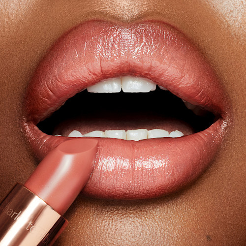 K.i.s.s.i.n.g Moisturising Lipstick & Lip Liner Kit  | Charlotte Tilbury | Charlotte Tilbury (UK) 