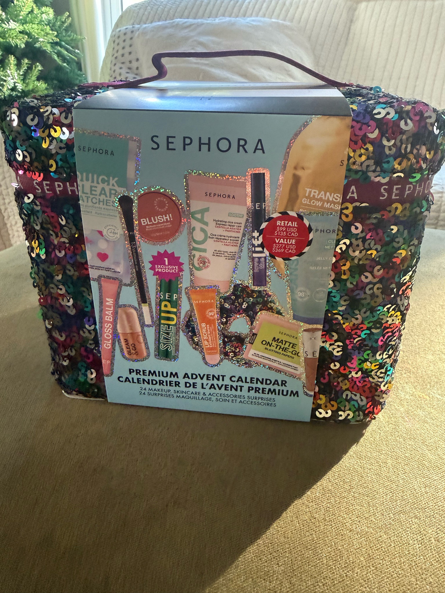 I am obsessed with this @Sephora beauty box. The case alone has me fangirling!😍