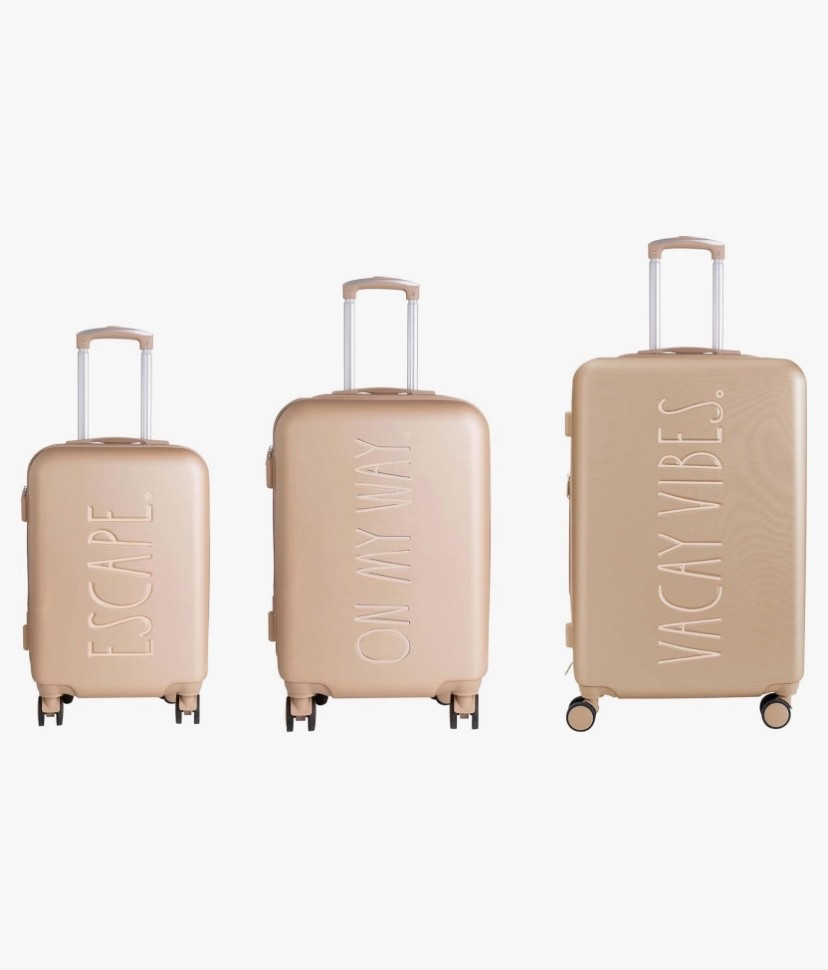 𝚄𝚗𝚒𝚚𝚞𝚎 𝟹 𝙿𝚒𝚎𝚌𝚎 𝙴𝚡𝚙𝚊𝚗𝚍𝚊𝚋𝚕𝚎 𝚁𝚘𝚕𝚕𝚒𝚗𝚐 𝙻𝚞𝚐𝚐𝚊𝚐𝚎 𝚂𝚎𝚝 𝚒𝚗 𝚝𝚑𝚎 𝚌𝚘𝚕𝚘𝚛 𝙲𝚑𝚊𝚖𝚙𝚊𝚐𝚗𝚎. 

✨𝐕𝐚𝐜𝐚𝐲 𝐕𝐢𝐛𝐞𝐬💫𝐎𝐧 𝐌𝐲 𝐖𝐚𝐲💫𝐄𝐬𝐜𝐚𝐩𝐞✨

#LTKTravel #LTKgrwm #LTKU