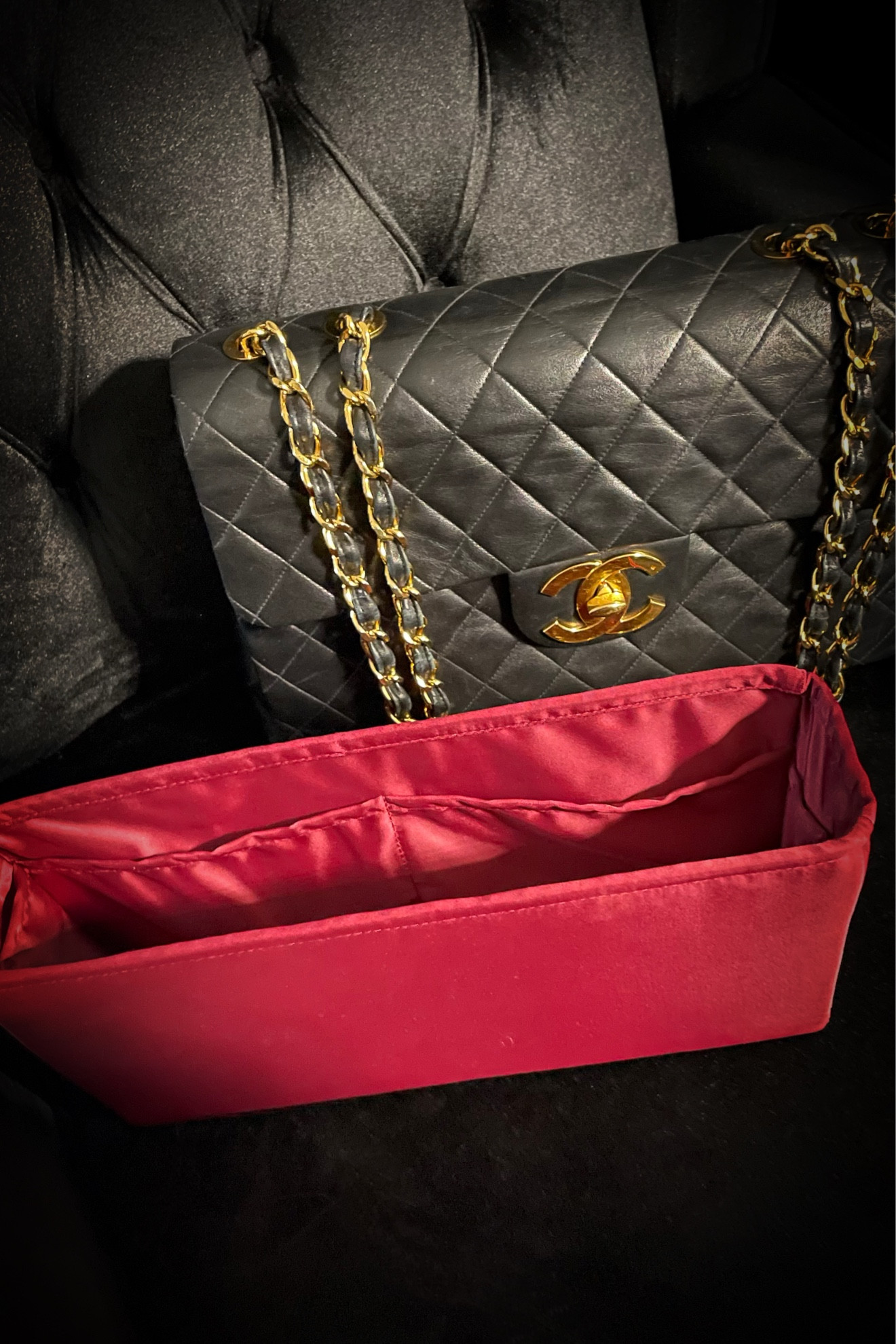 If you’re like me and hate digging around to find what you need in your bags, have you tried a purse insert? Organize what you need, insert it into your bag, take it out and move it to another bag (if it’s the same size of course). I’ll be sharing some I recently found for the totes and bags I’ll be carrying this season. An insert for the H&M tote I recently posted is linked with the bag as well 🤠

#ChanelMaxi #MomLife #IYKYK

#LTKfit #LTKstyletip