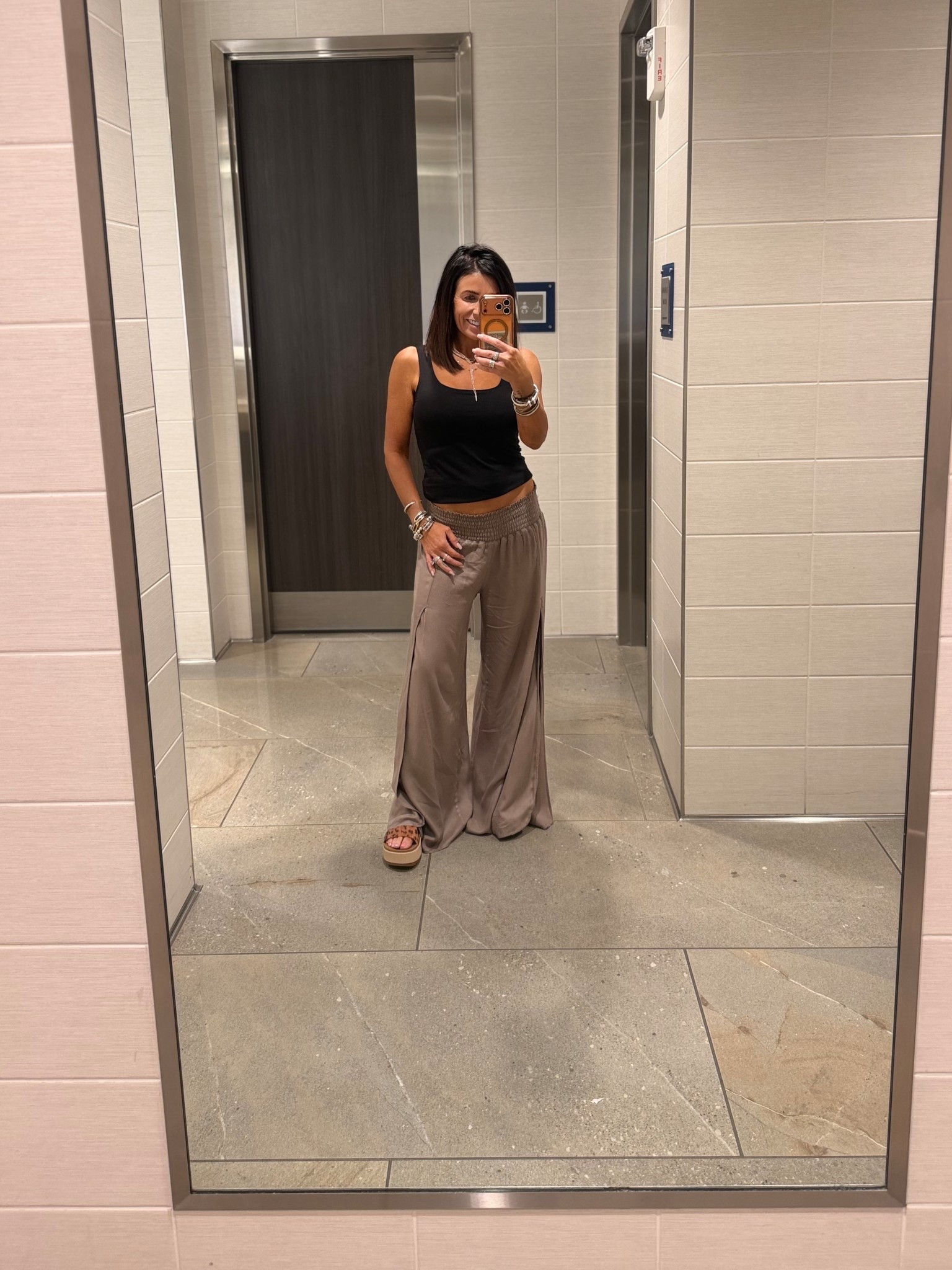 Simple Travel Fit ✈️🥃

#LTKTravel #LTKOver40 #LTKmomlife