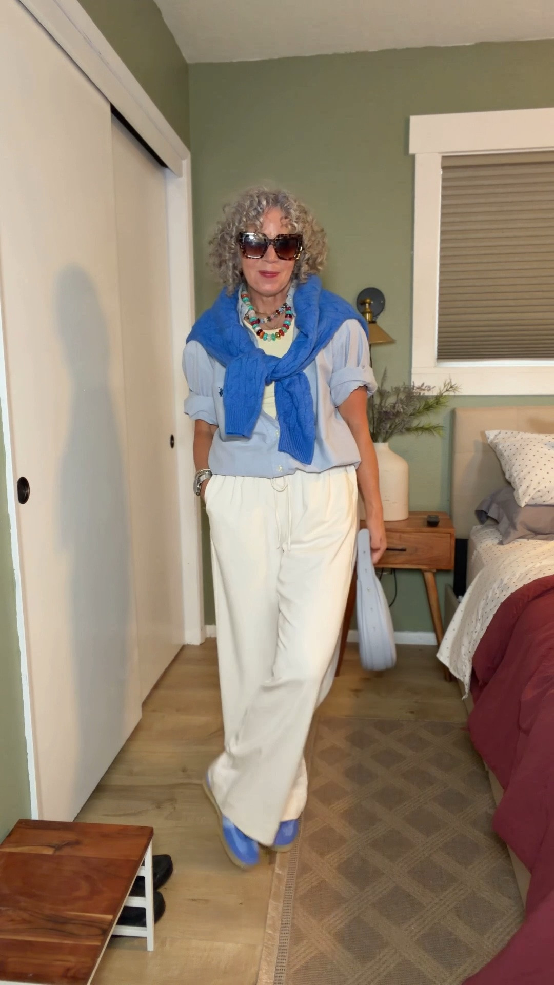 You can be cute and comfy💙
@target pants size medium
@ralphlauren men’s shirt size large for an oversized look
@adidas sneakers tts this exact color is sold out.
Sweater is old navy older 
Bag is @amazon