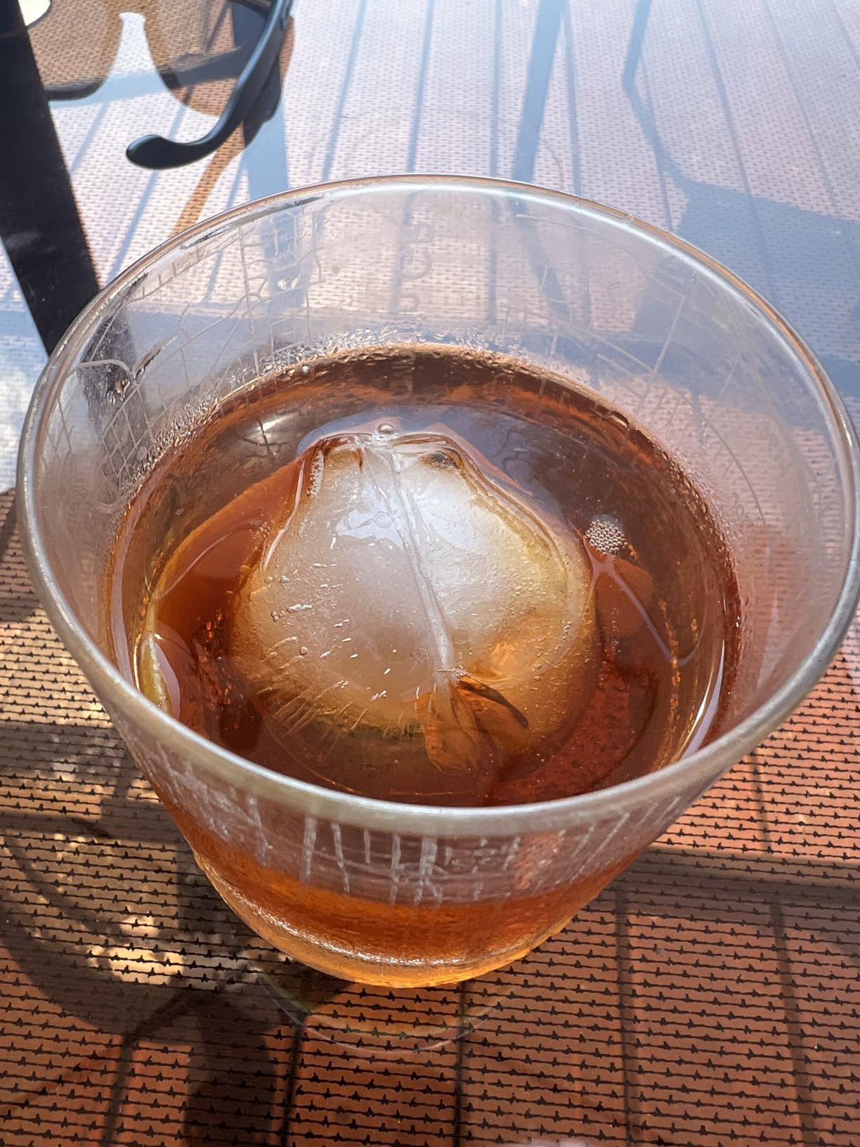 Ice Ball Maker, TINANA Reusable 2.5 Inch Ice Cube Trays, Easy Release Silicone Round Ice Sphere T... | Amazon (US)