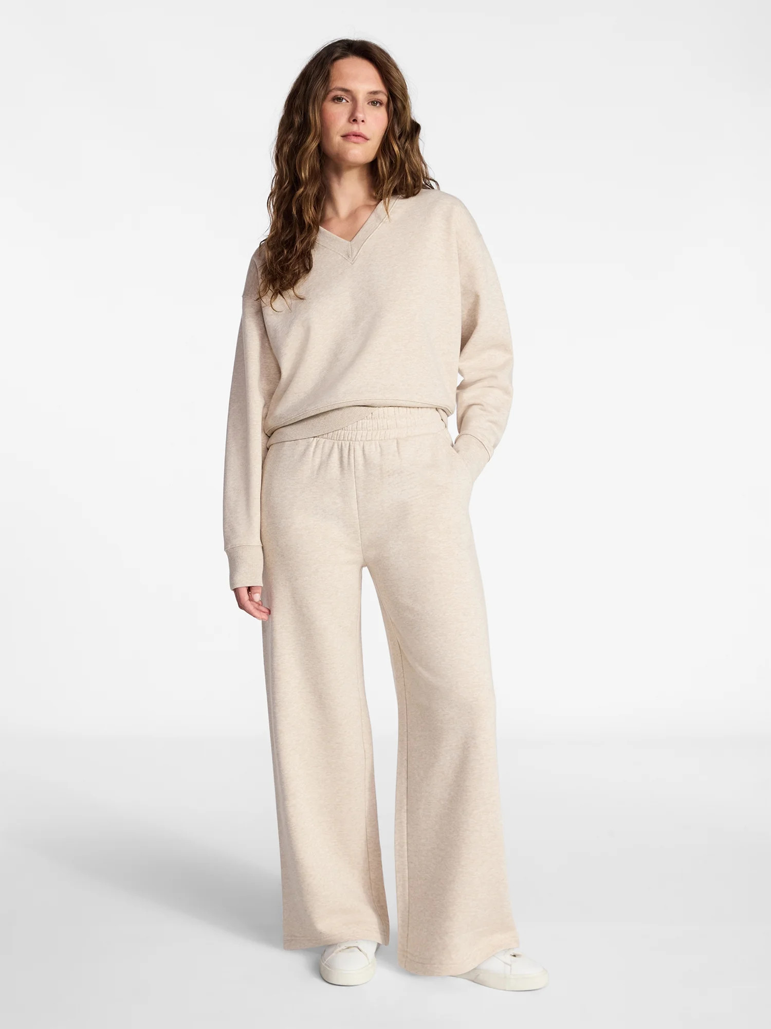 Time and Tru Women's and Women's Plus V-Neck Sweatshirt and Pants Set, 2-Piece, Sizes XS-4X | Walmart (US)