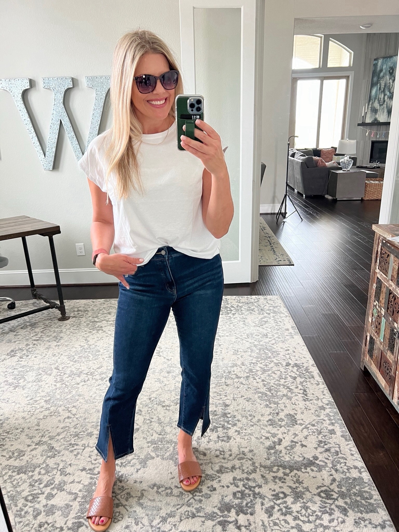 Summer Outfit Inspo

Everyday outfit  casual outfit  trendy jeans  basics  white top  sun glasses  summer outfit  straight leg jeans  errands outfit  comfy outfit FitMomming 

#LTKStyleTip #LTKSeasonal