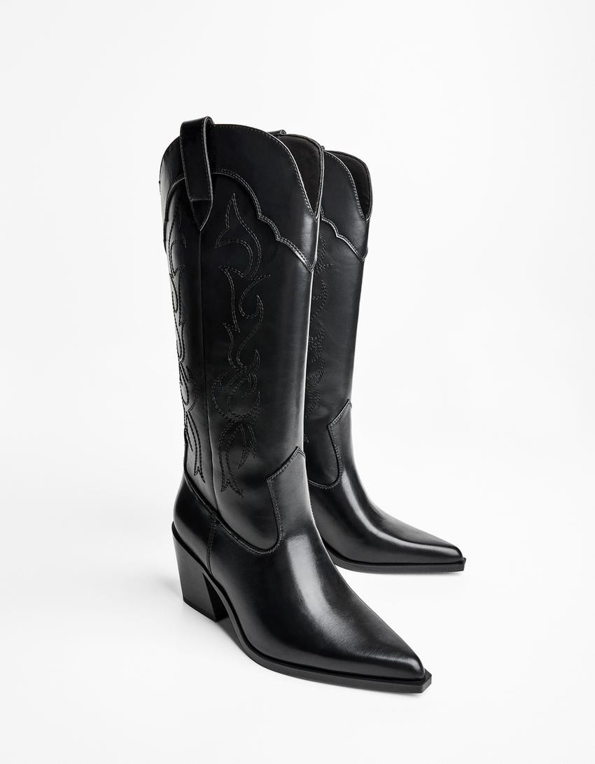 Cowboystiefel mit Absatz und Stickereien - Cowboy - Damen | Bershka DE