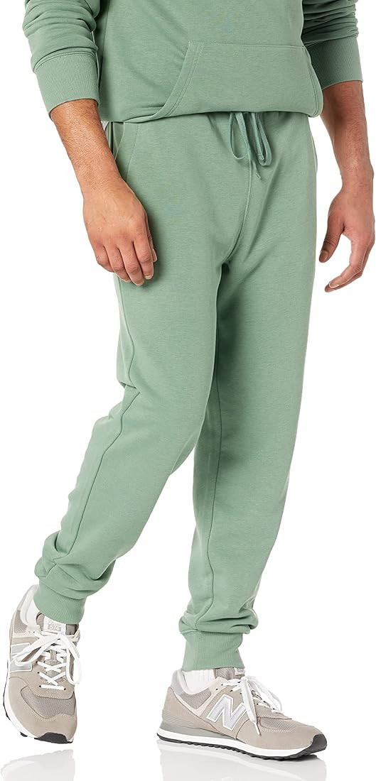 Amazon Essentials Men's Lightweight French Terry Jogger Pant (Available in Big & Tall) | Amazon (US)