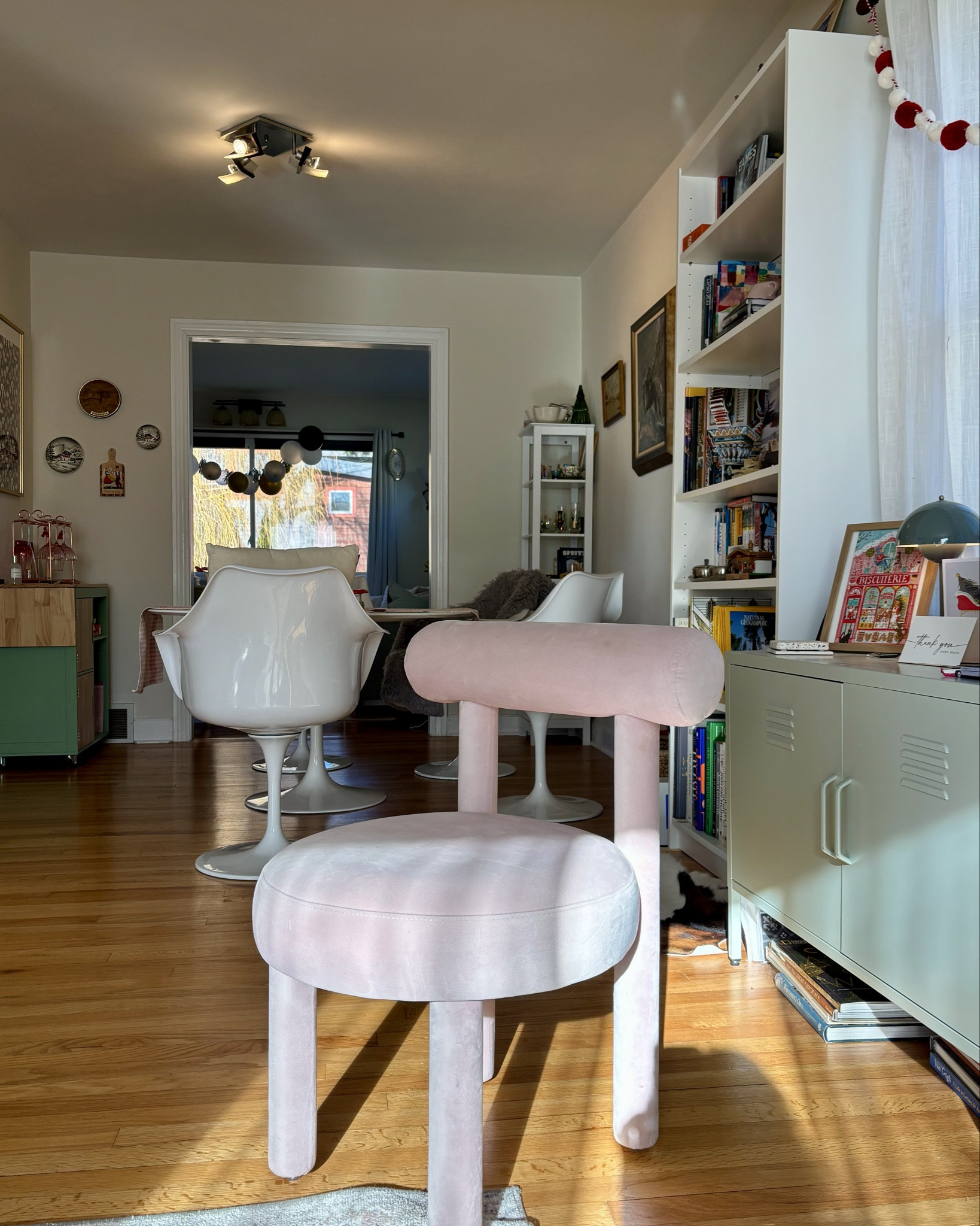 It is finally sunny!!! #livingroom #midcenturymodern #diningroom

#LTKvlog #LTKHome #LTKstorytime