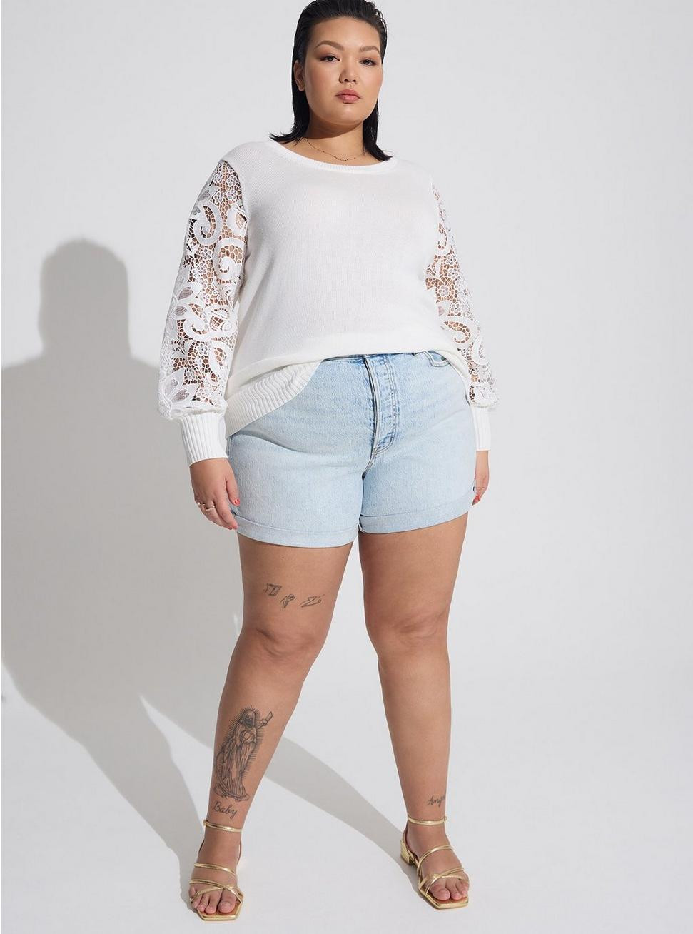 5 Inch Mom Jean Premium Classic Denim Mid-Rise Short | Torrid (US & Canada)