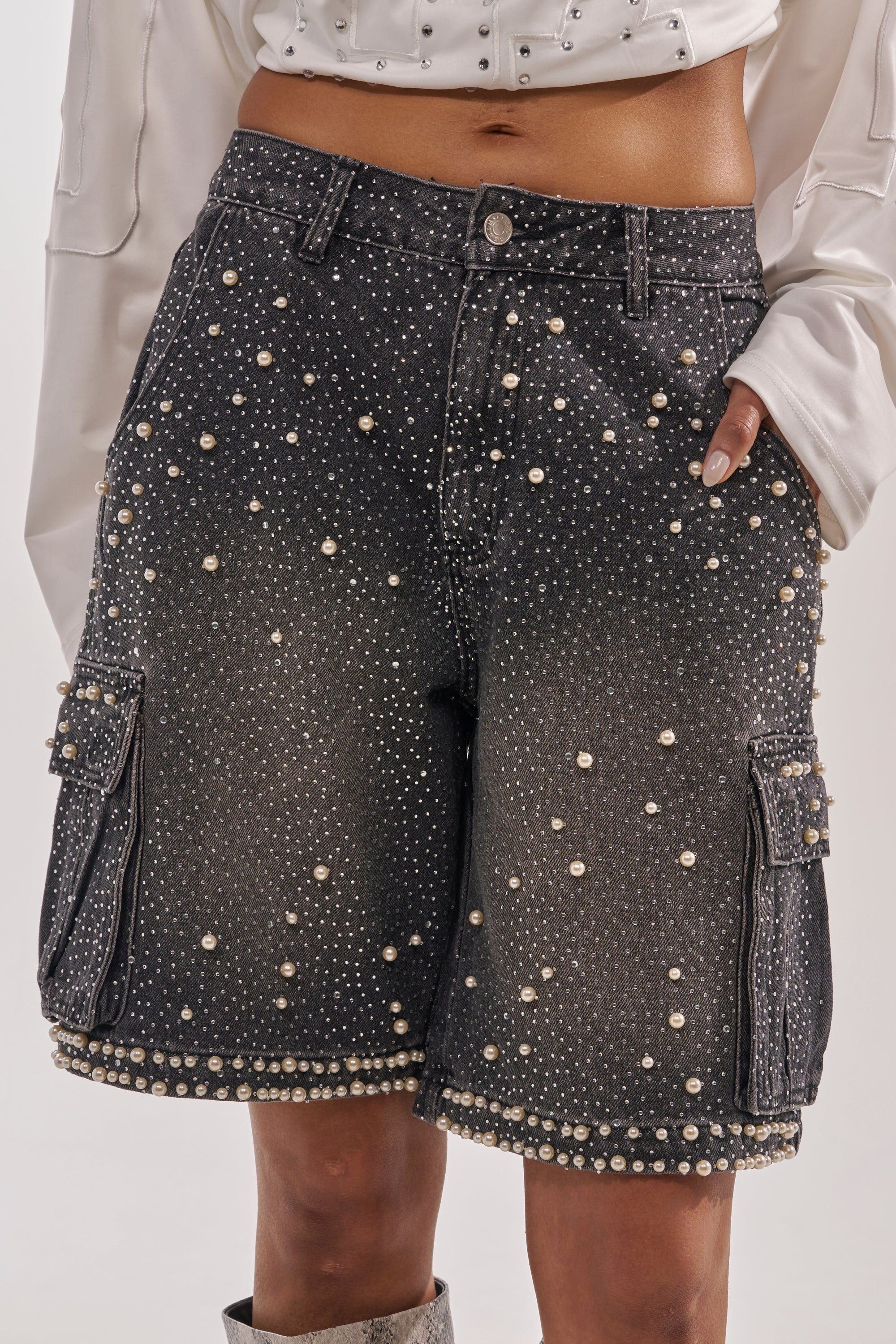 BLINGED OUT CARGO SHORTS IN BLACK | AKIRA