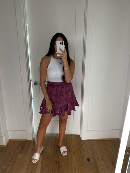 How fun is this skirt from Free People? 
Under $100 and it’s getting me so excited for summer.

Skirt: medium
Tank: medium

Dressupbuttercup.com

#dressupbuttercup 



#LTKunder100 #LTKSeasonal #LTKstyletip
