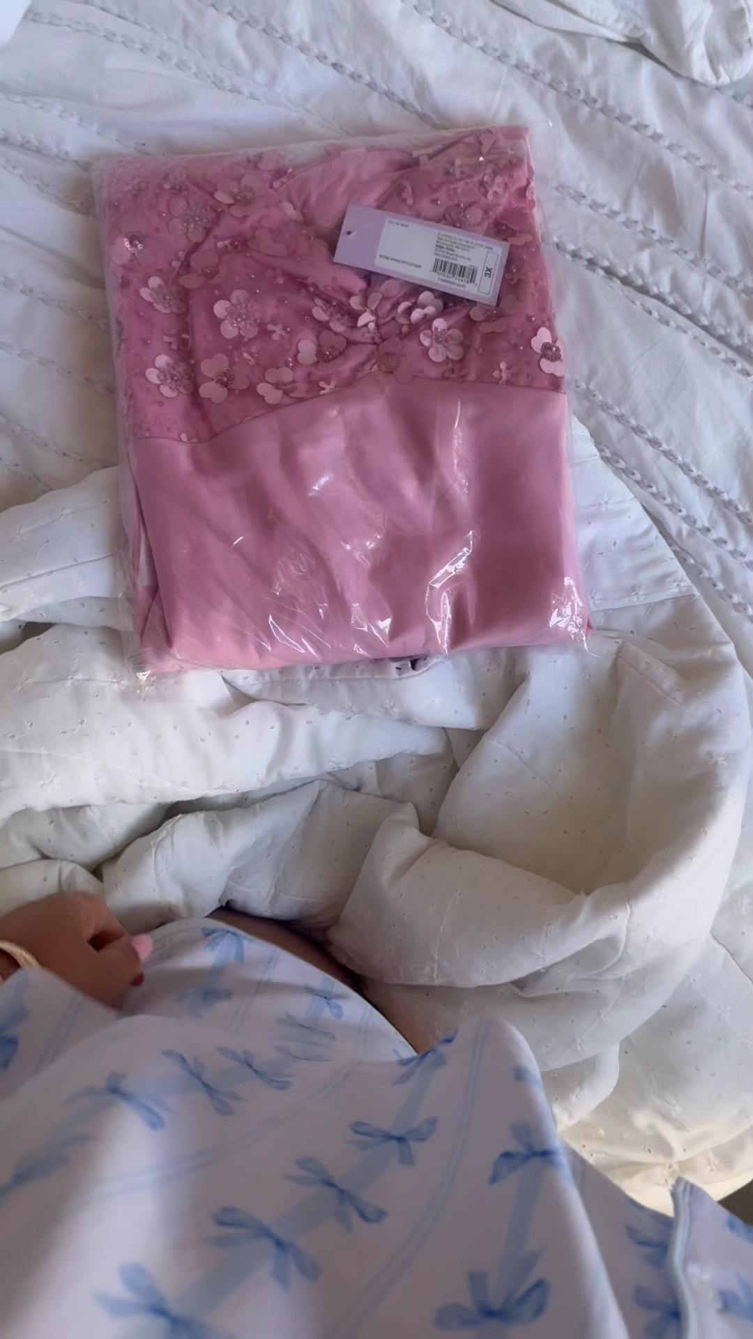 This dress!! You always ask me for wedding guest dresses, here you go!!! Thinking I should buy the yellow to stash. $40 XS - 4X 

Comment ‘shop’ for the link! 