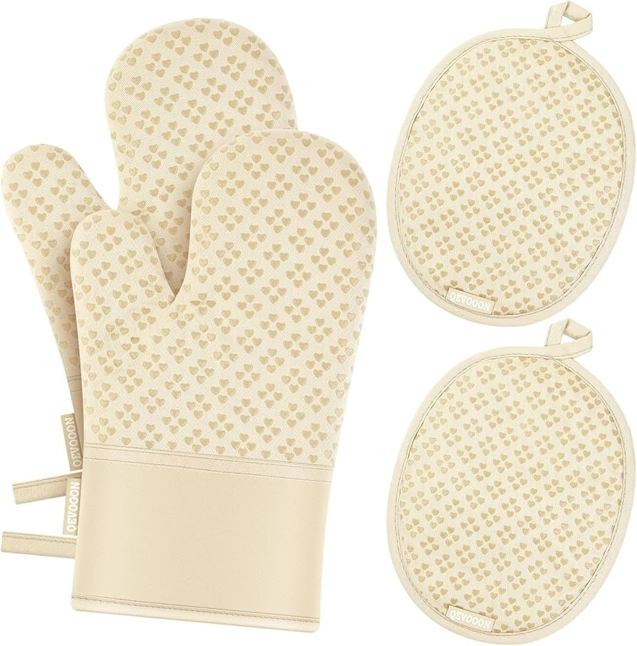 Oven Mitts and Pot Holders 4 Sets, Heat Resistant 500 ℉ Oven Mitt and Pot Holder,Oven Glove&Pot... | Amazon (US)