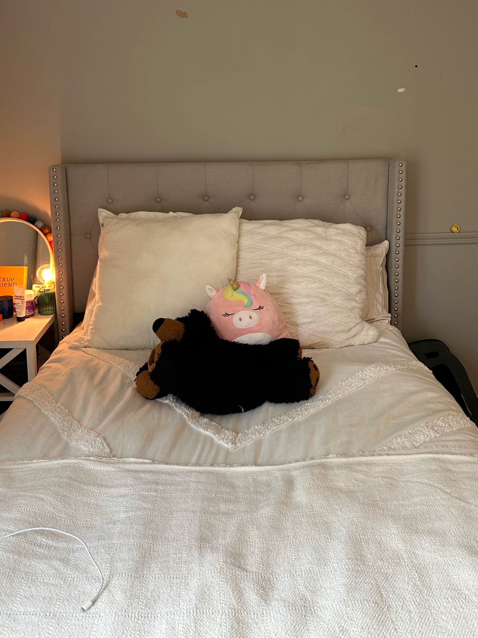 HEADBOARD and similar comforters!! The exact one isn’t available anymore:/ LOVE YOU