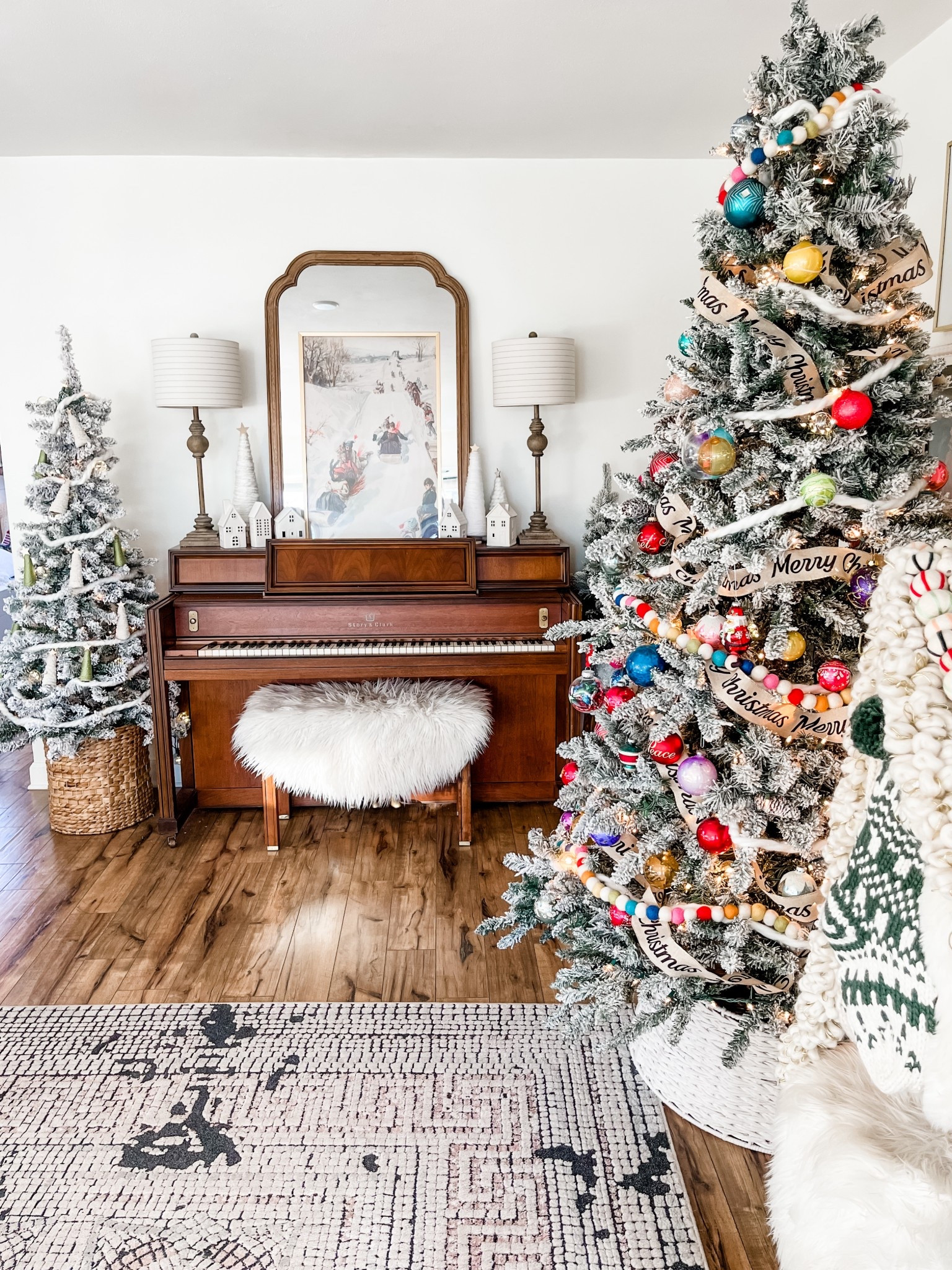Love a flocked tree! 