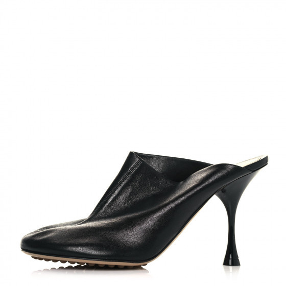 BOTTEGA VENETA Stretch Nappa Dot Pumps 38 Black | FASHIONPHILE (US)
