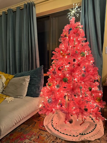 I love my pink Christmas tree so much 😍


#LTKHoliday #LTKSeasonal #LTKhome